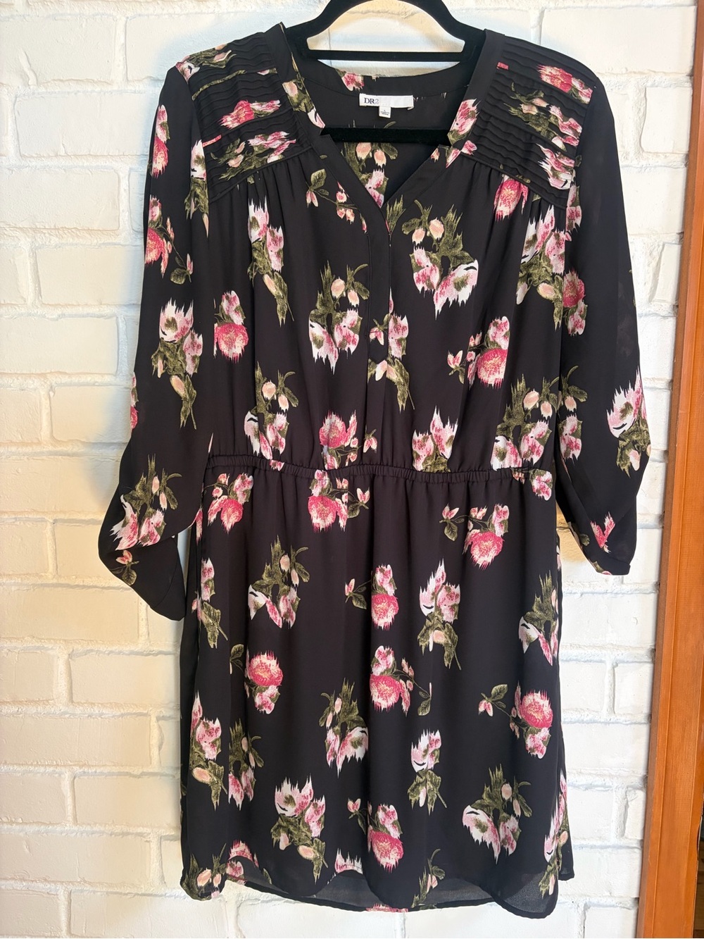 DR2 Black Long-Sleeve Floral V-Neck Dress